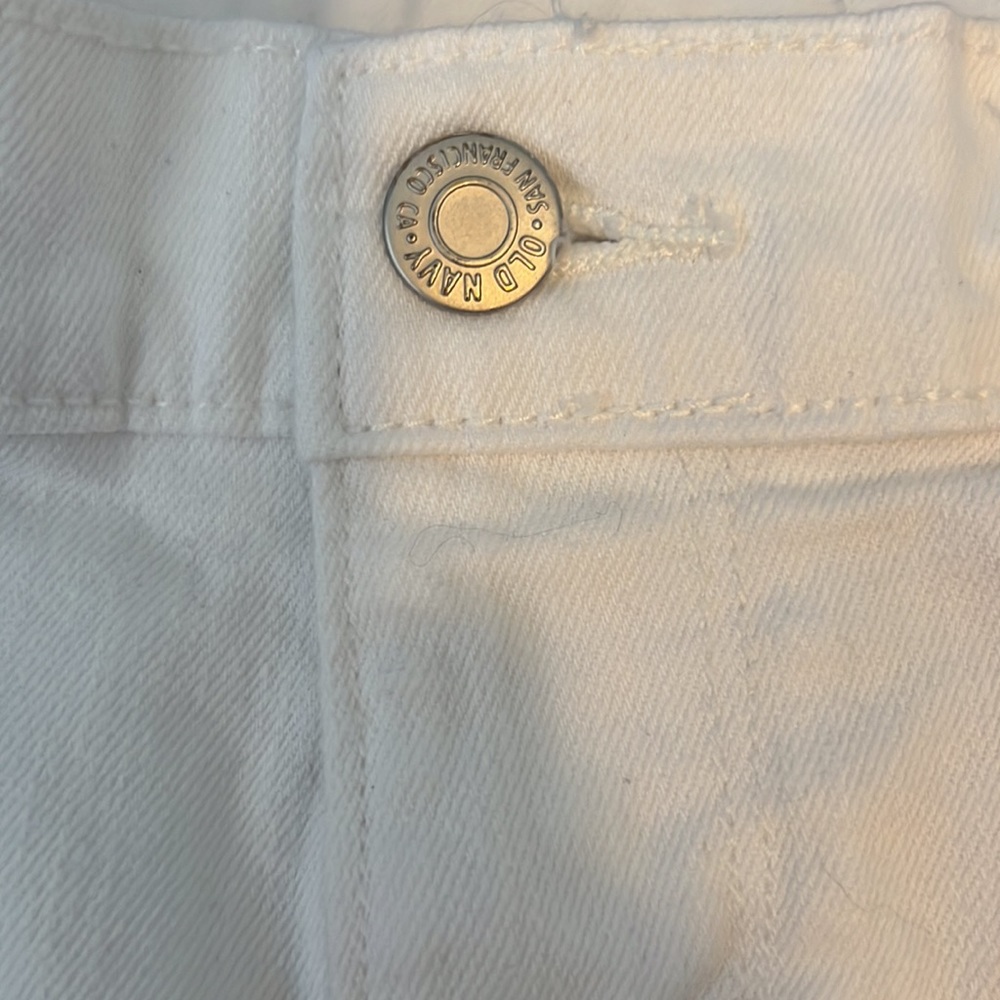 Old Navy Boyfriend Shorts - Picture 7 of 12